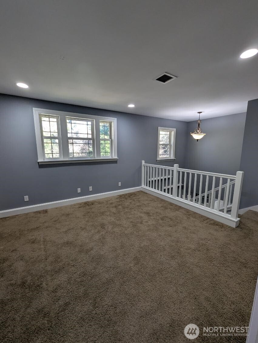 2300 NE Solar View Court , Poulsbo, WA 98370