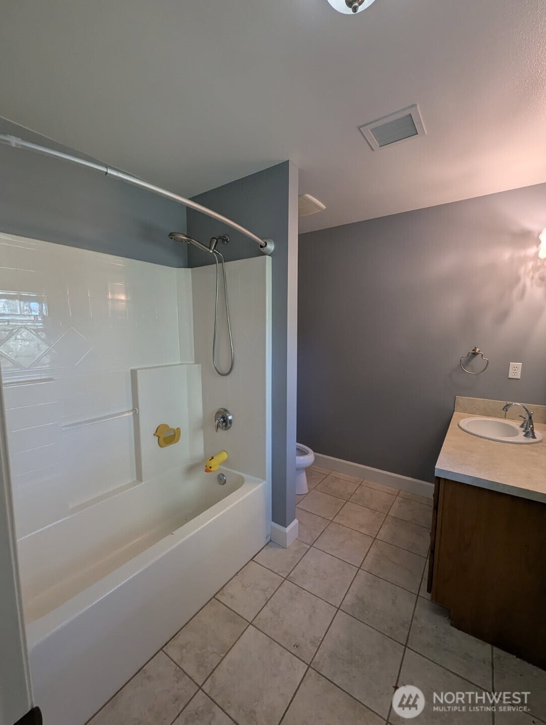 2300 NE Solar View Court , Poulsbo, WA 98370