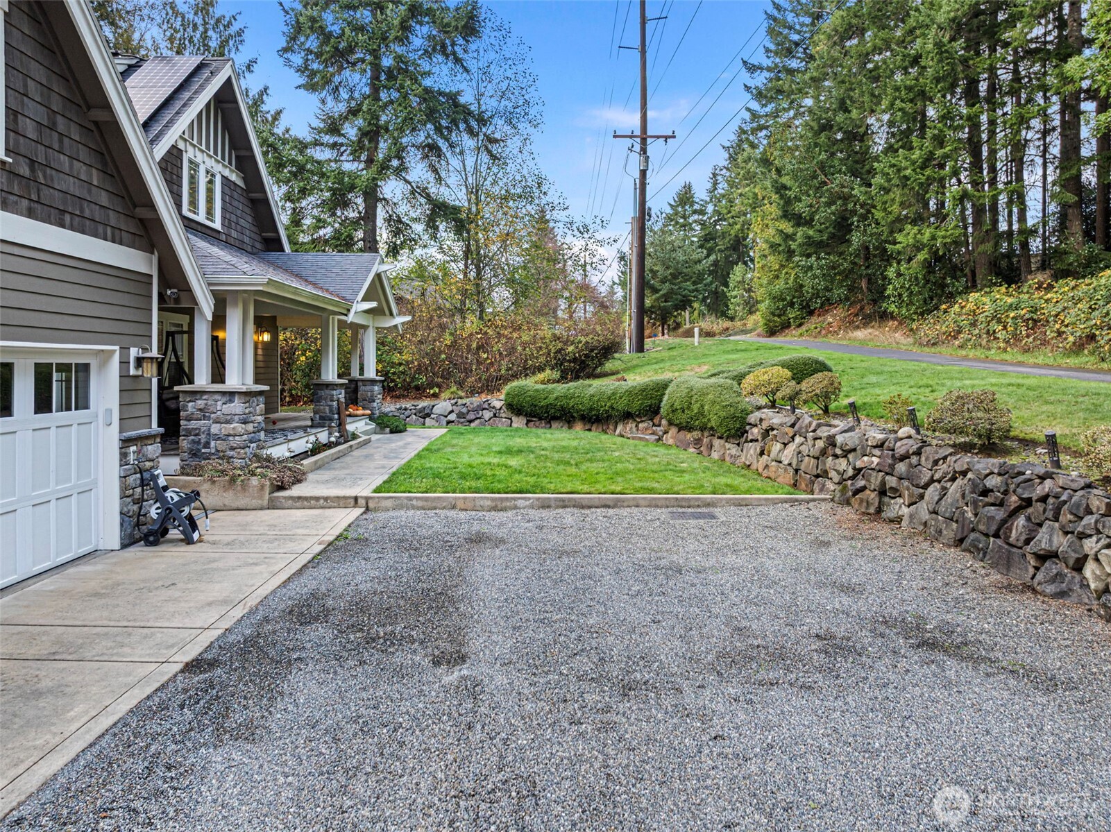 2300 NE Solar View Court , Poulsbo, WA 98370