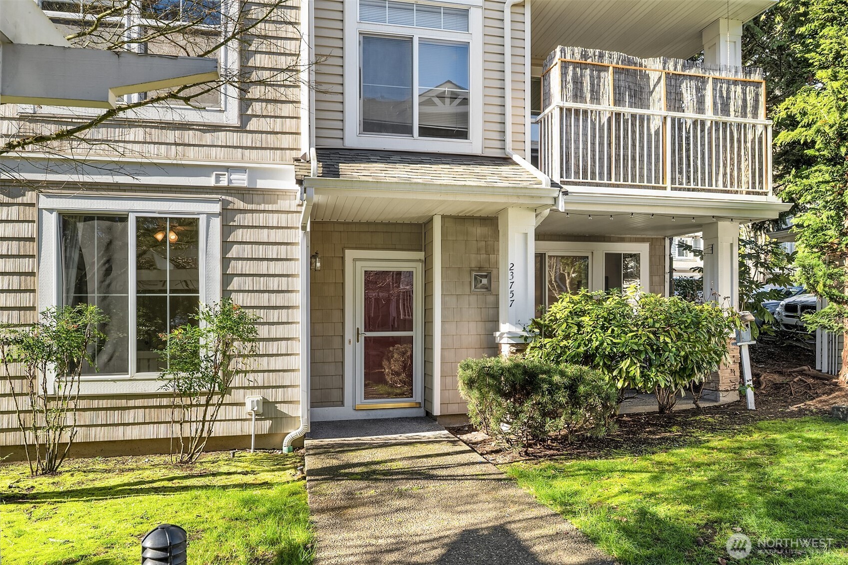 23757 SE 52nd Lane #13-1, Issaquah, WA 98029