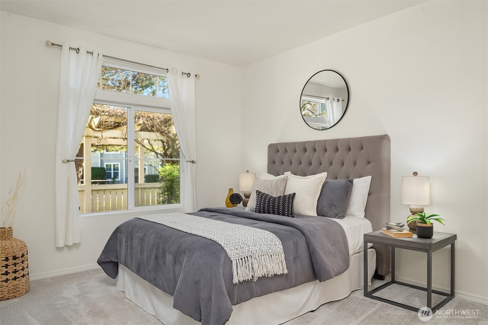 23757 SE 52nd Lane #13-1, Issaquah, WA 98029