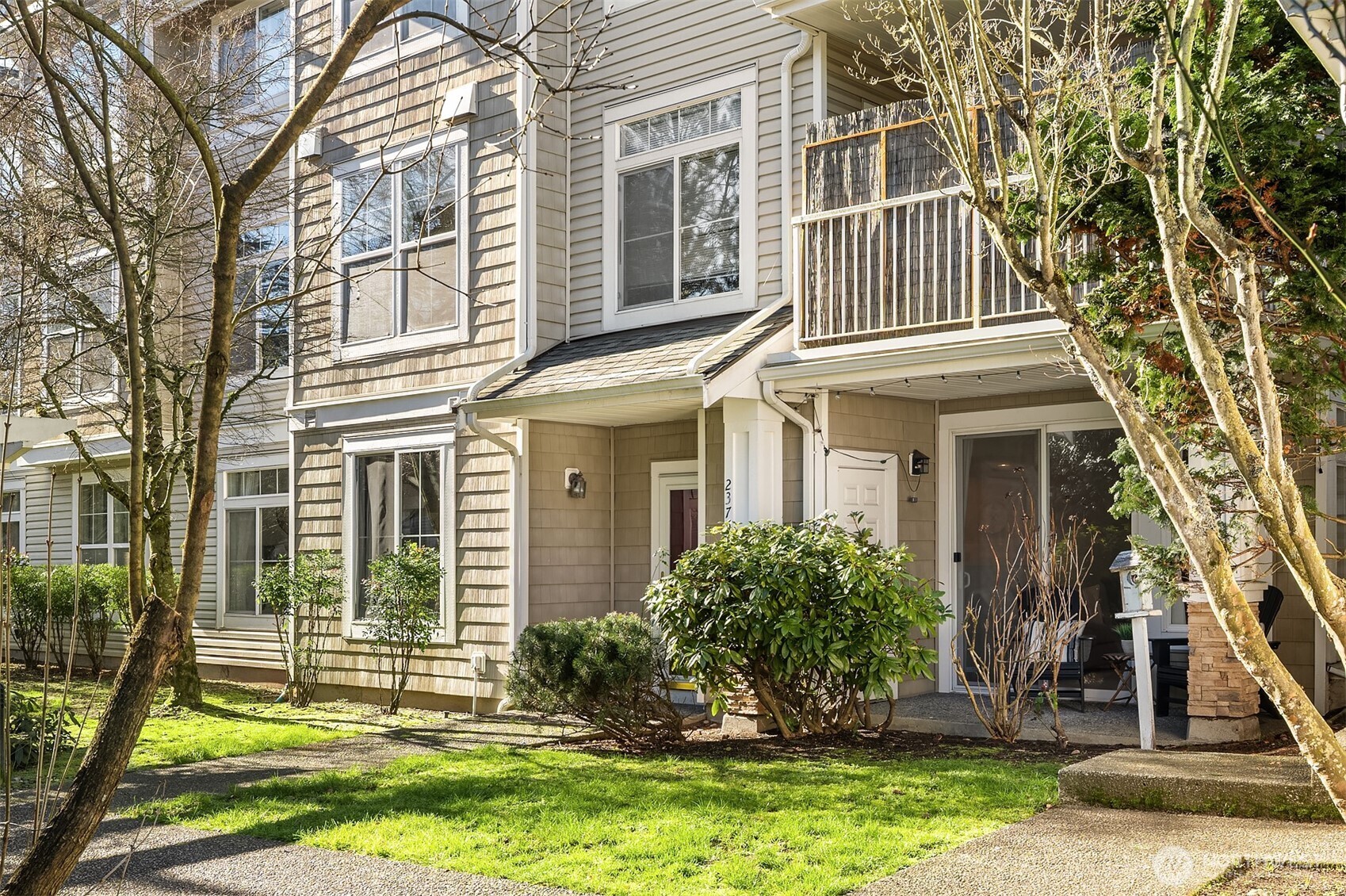 23757 SE 52nd Lane #13-1, Issaquah, WA 98029