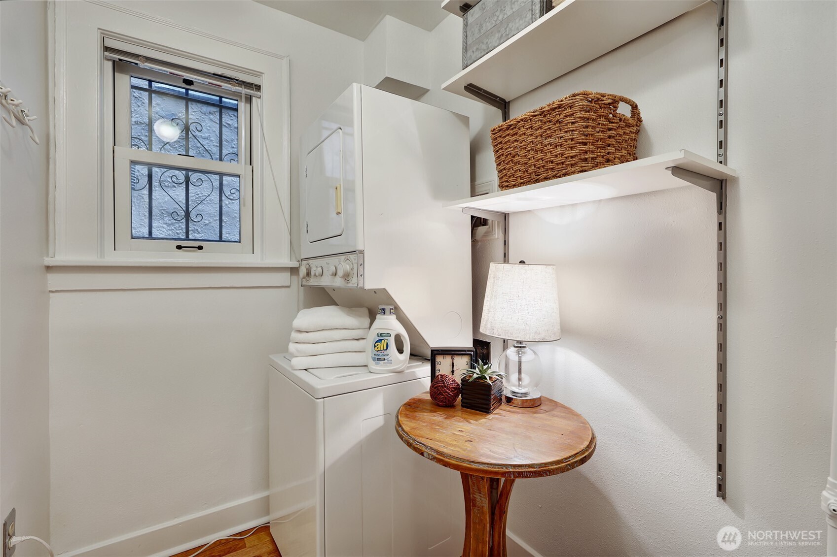 525 16th Avenue E #102, Seattle, WA 98112