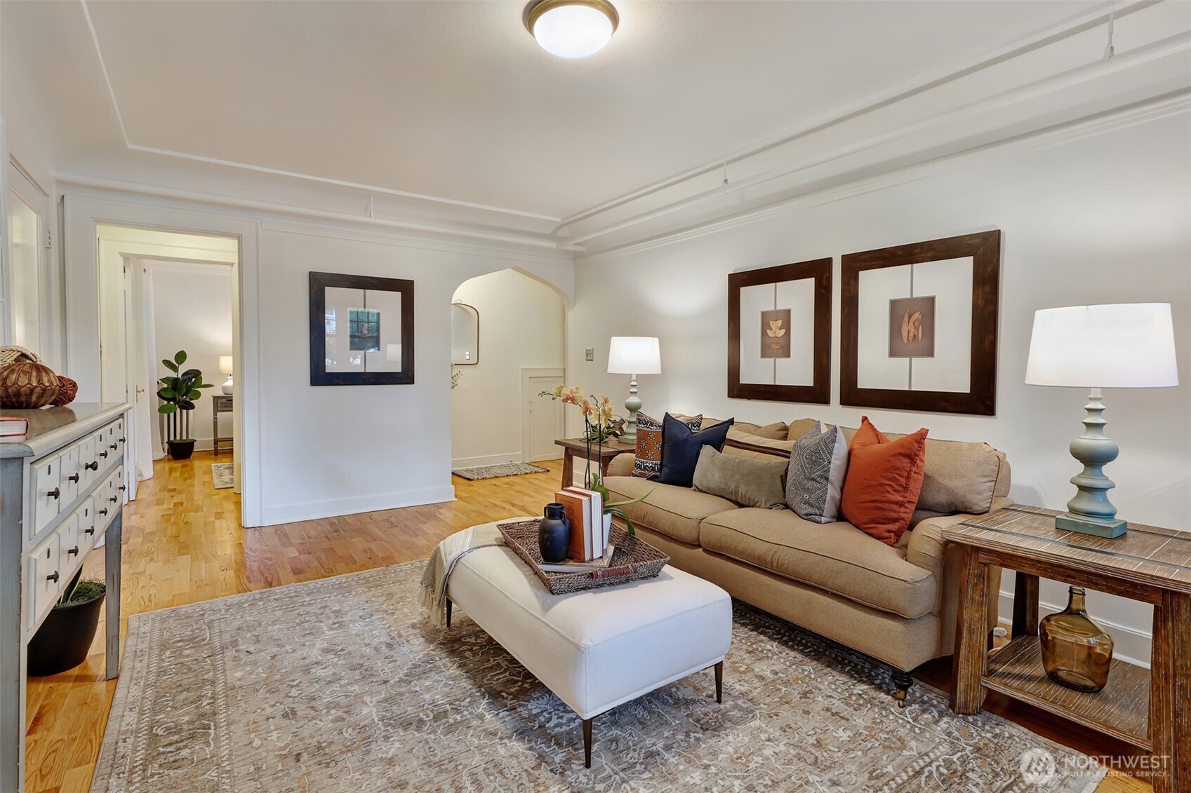 525 16th Avenue E #102, Seattle, WA 98112