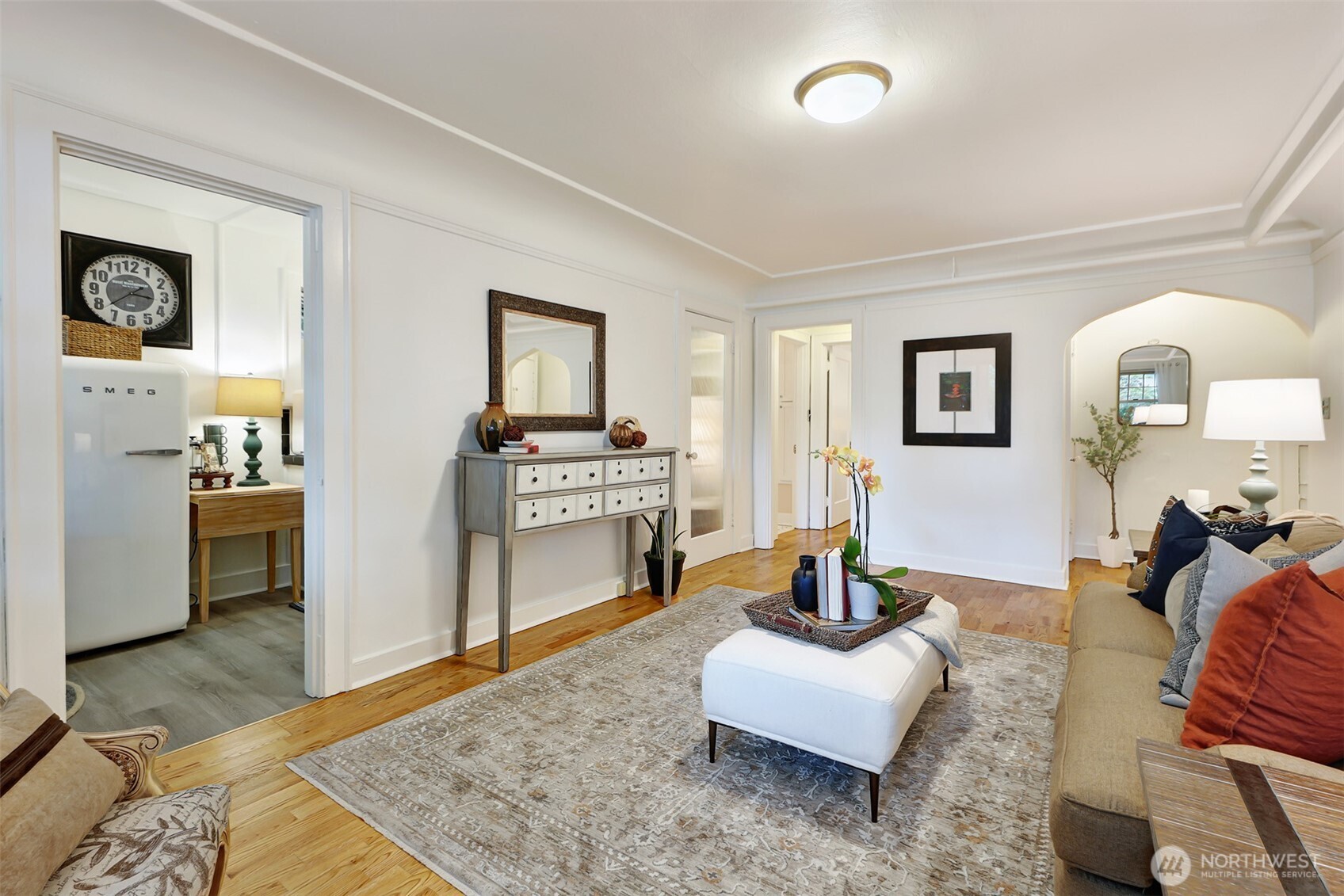 525 16th Avenue E #102, Seattle, WA 98112