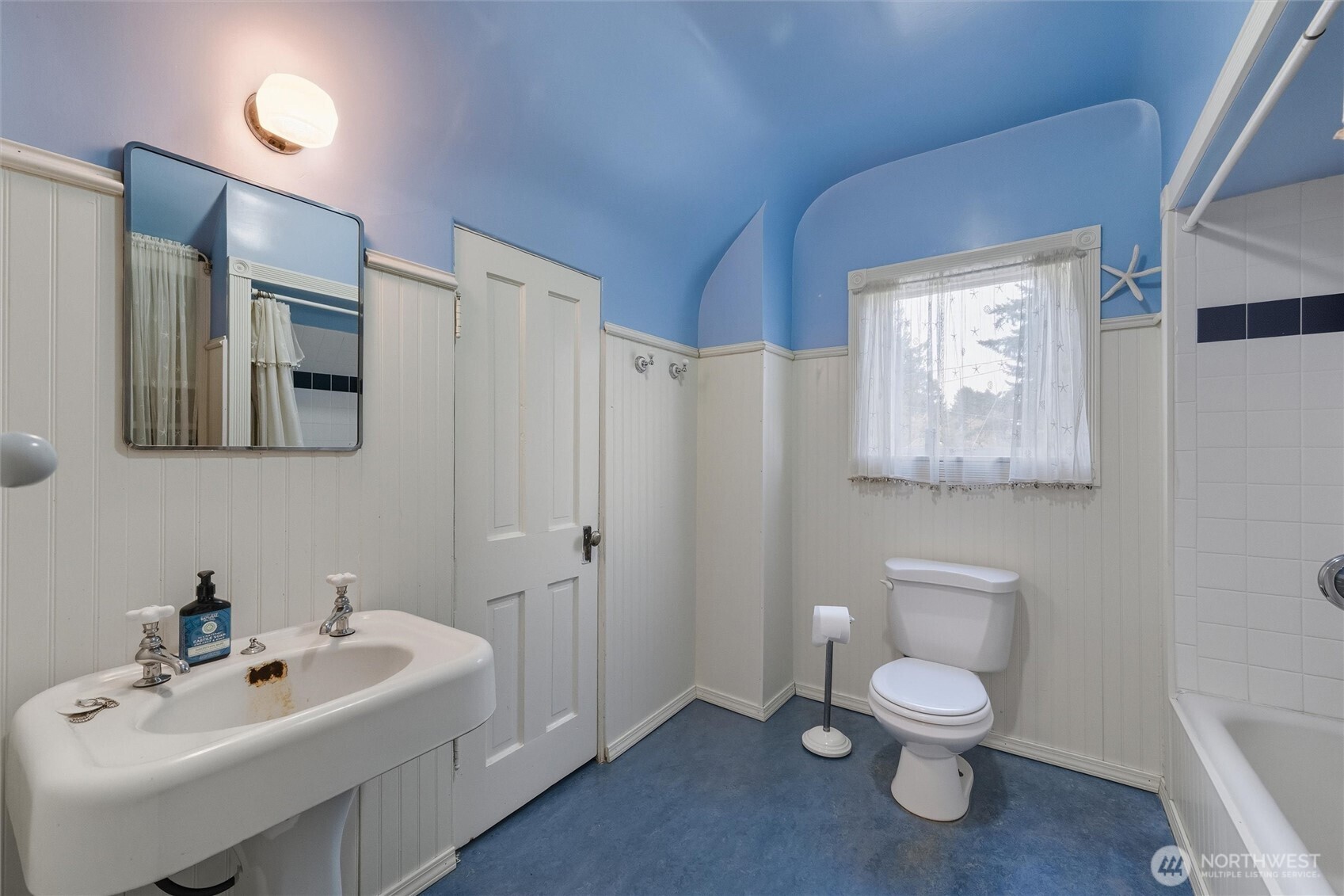 1131 16th Street , Bellingham, WA 98225