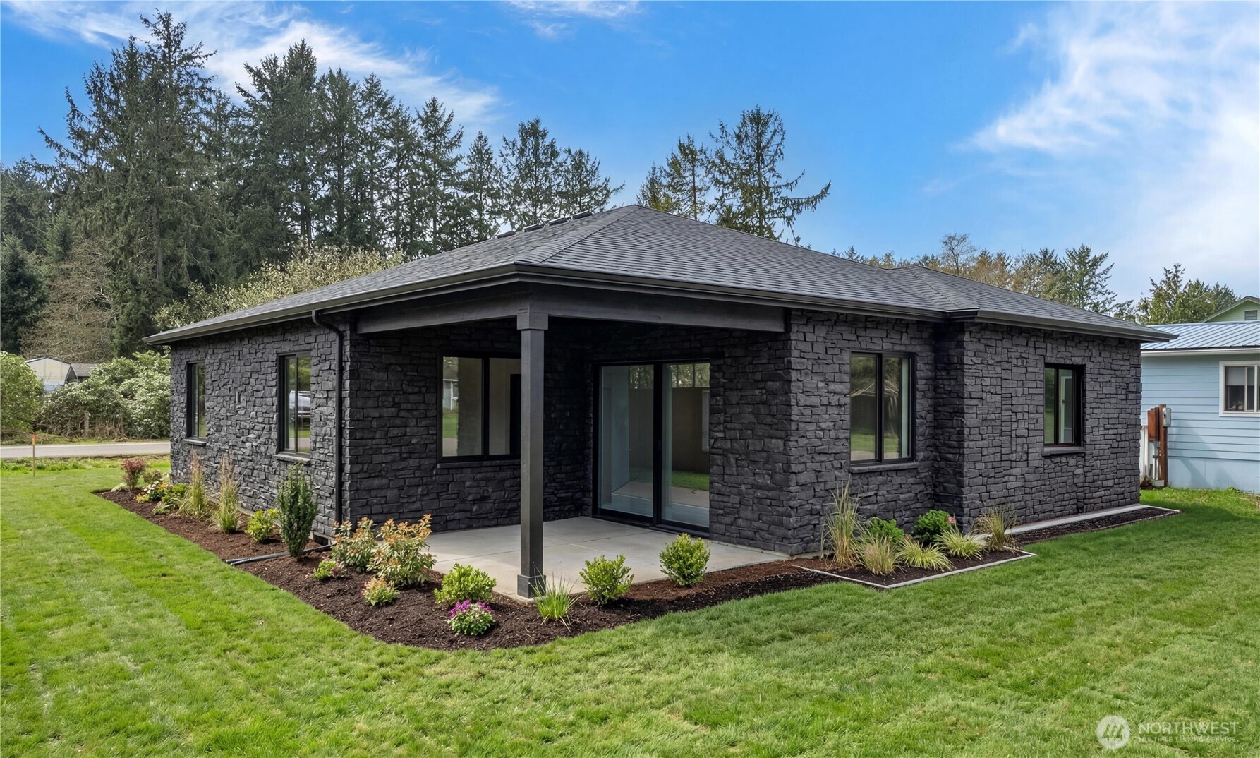 522 W Newell Street , Westport, WA 98595