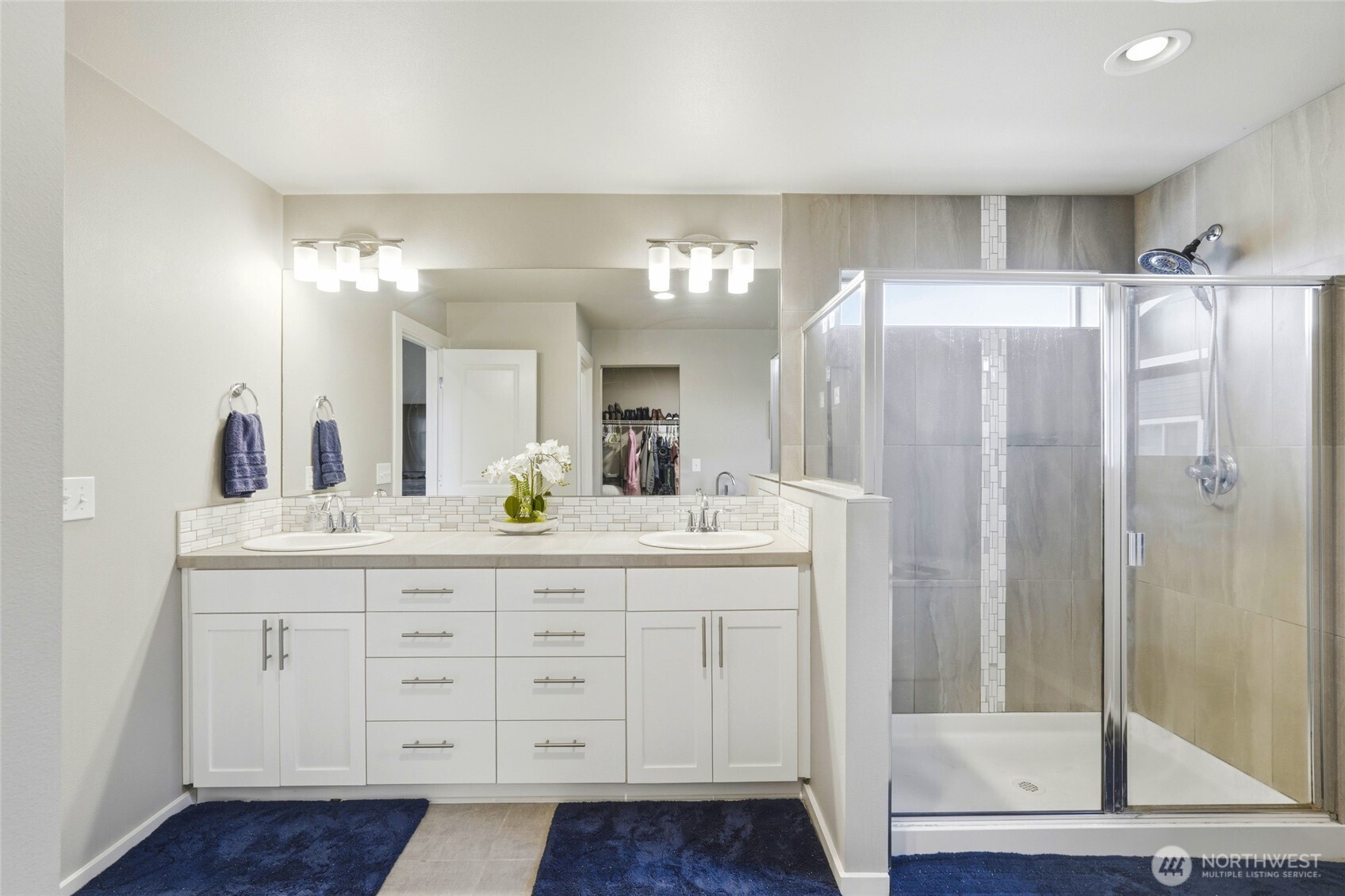 32909 Crystal Lakes Lane , Black Diamond, WA 98010