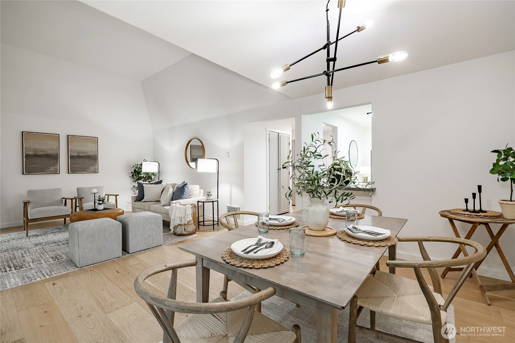 1607 102nd Place NE #D1, Bellevue, WA 98004