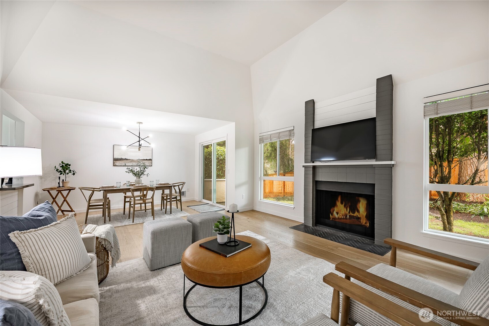 1607 102nd Place NE #D1, Bellevue, WA 98004