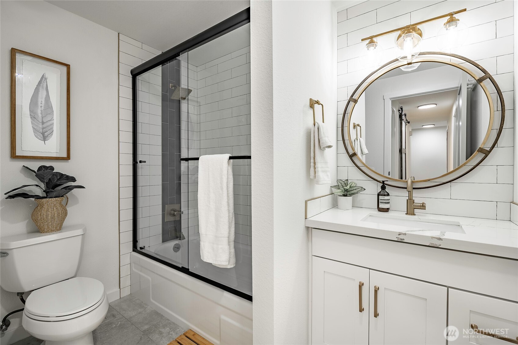 1607 102nd Place NE #D1, Bellevue, WA 98004