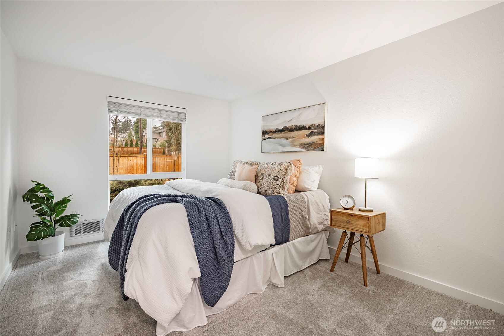 1607 102nd Place NE #D1, Bellevue, WA 98004