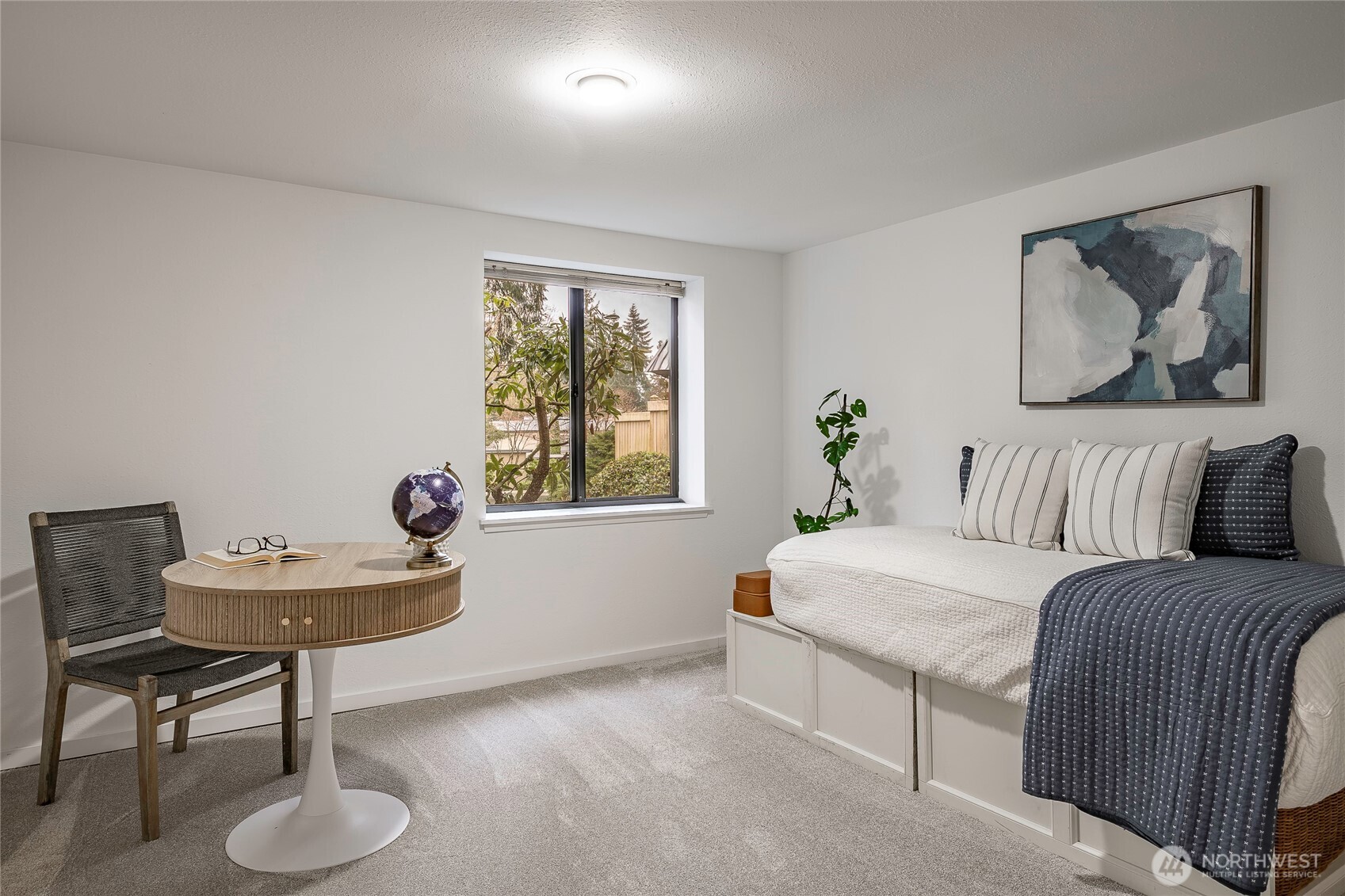 1607 102nd Place NE #D1, Bellevue, WA 98004