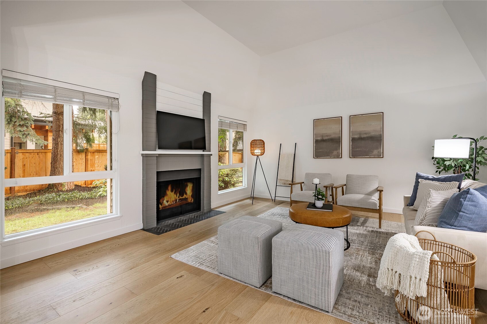 1607 102nd Place NE #D1, Bellevue, WA 98004