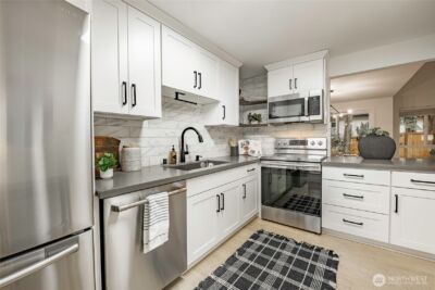1607 102nd Place NE #D1, Bellevue, WA 98004 - Photo 5