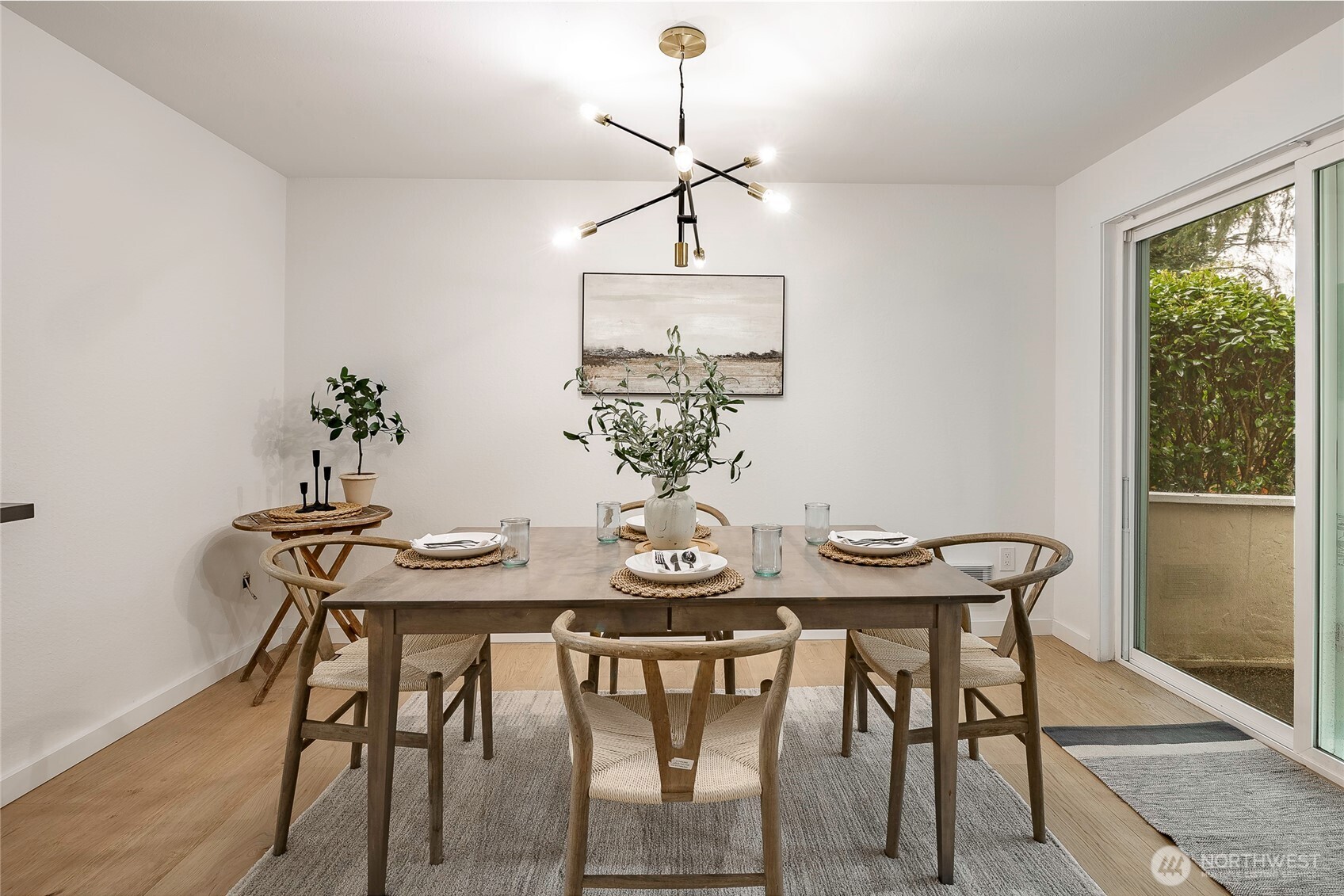 1607 102nd Place NE #D1, Bellevue, WA 98004