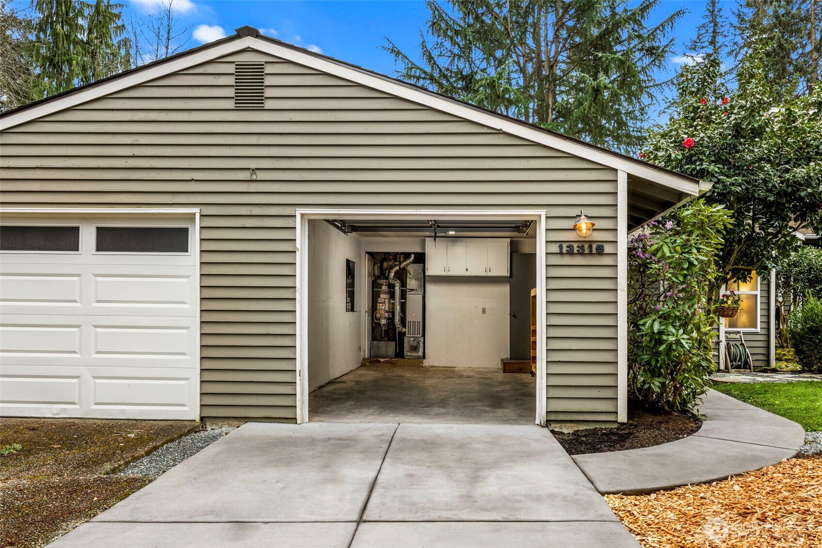 13315 NE 137th Place , Kirkland, WA 98034