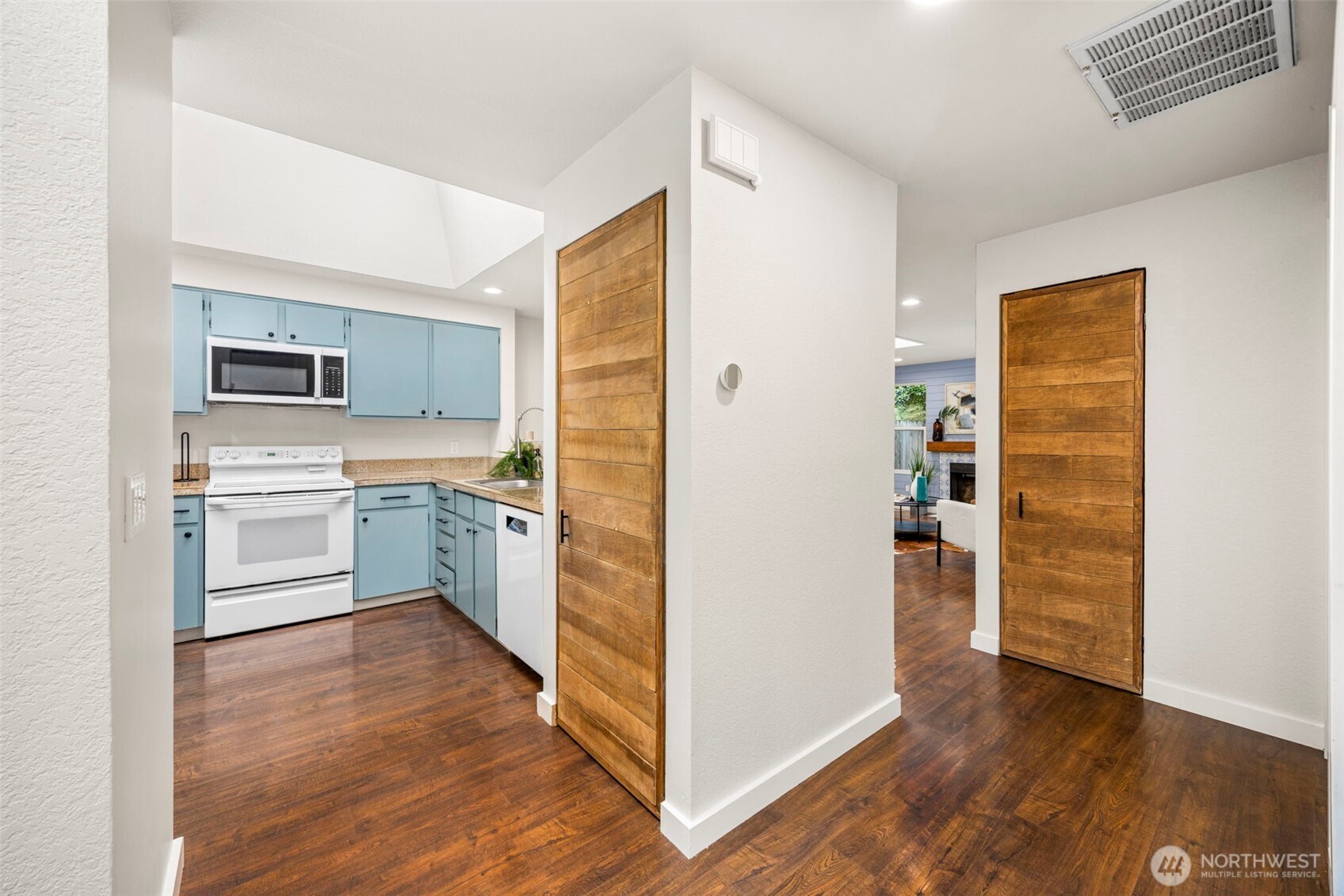 13315 NE 137th Place , Kirkland, WA 98034