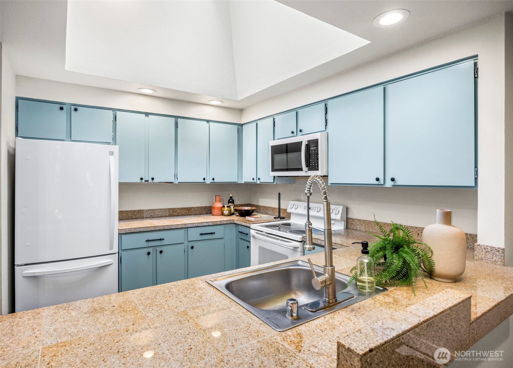 13315 NE 137th Place , Kirkland, WA 98034