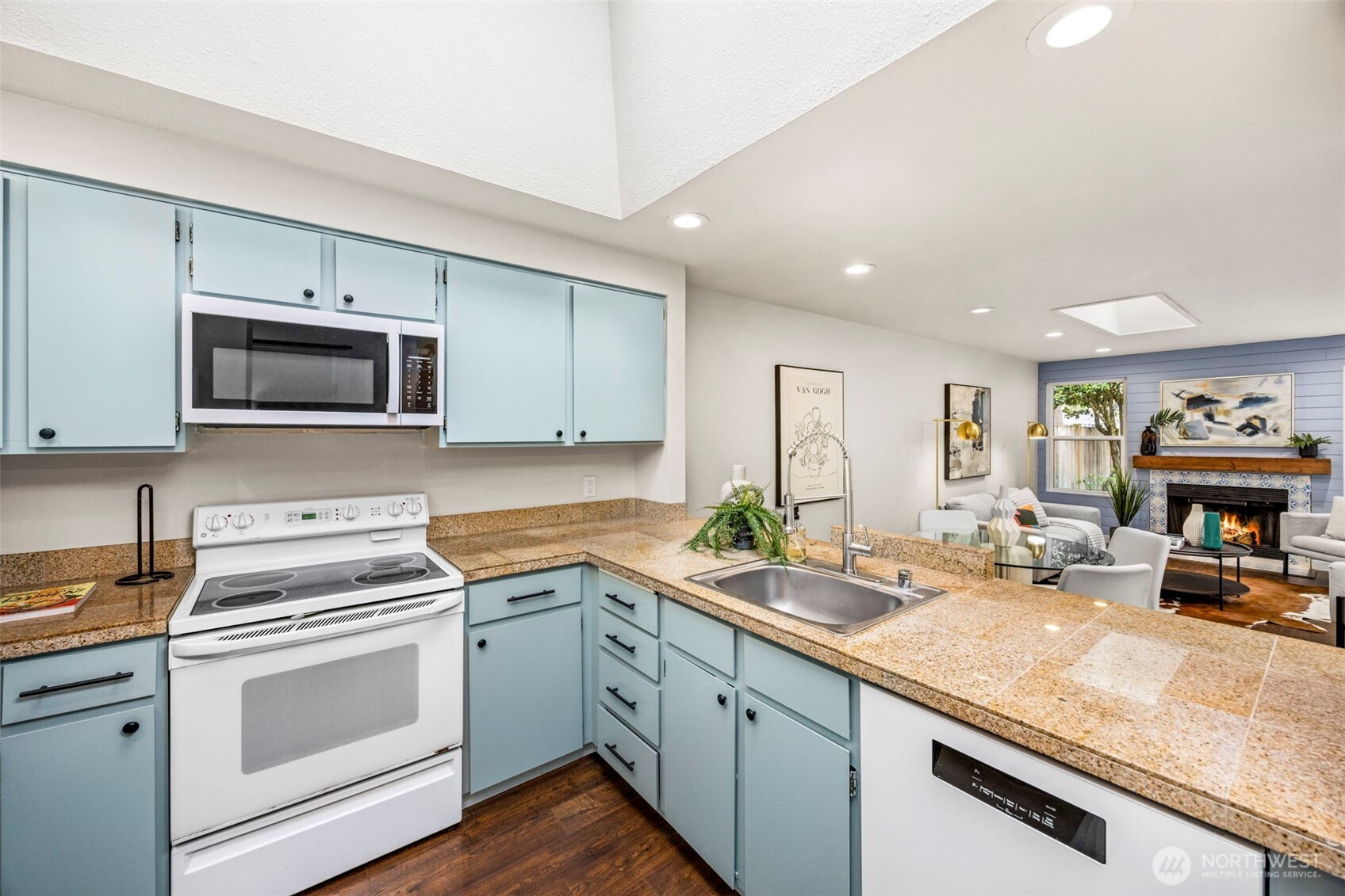 13315 NE 137th Place , Kirkland, WA 98034