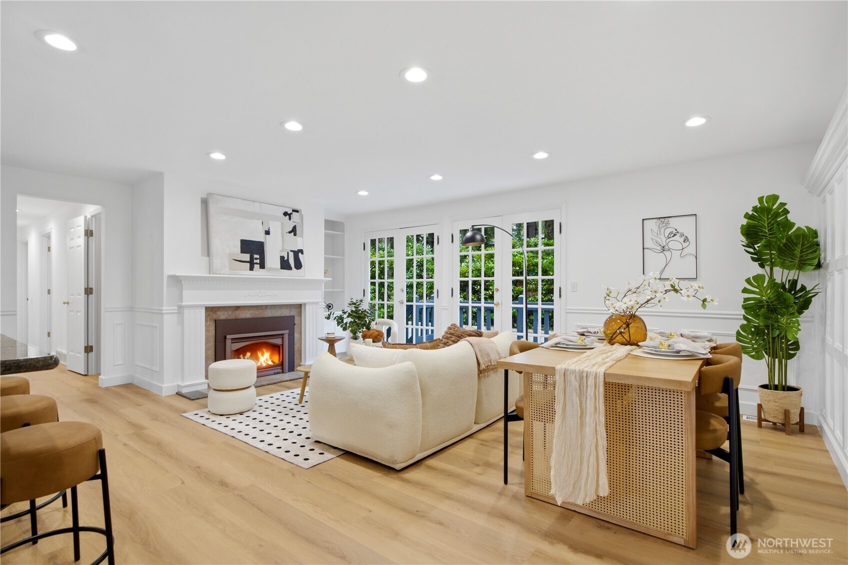 10627 SE 18th St , Bellevue, WA 98004