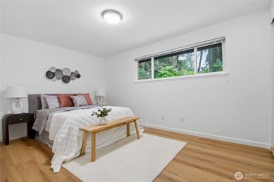 10627 SE 18th St , Bellevue, WA 98004 - Photo 13