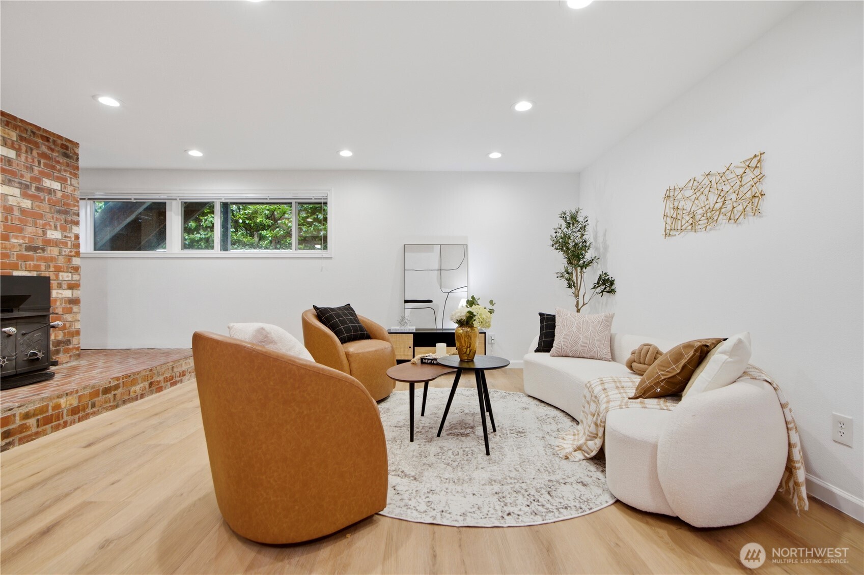 10627 SE 18th St , Bellevue, WA 98004