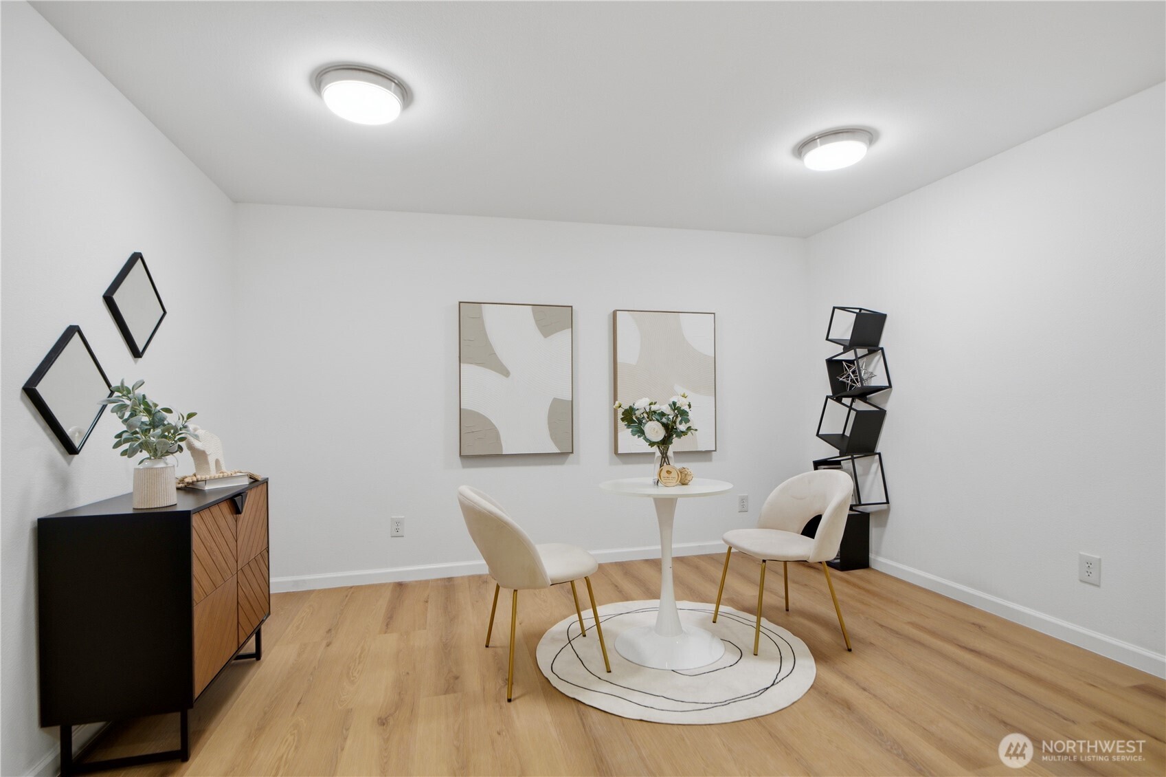 10627 SE 18th St , Bellevue, WA 98004