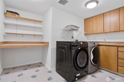 10627 SE 18th St , Bellevue, WA 98004 - Photo 19
