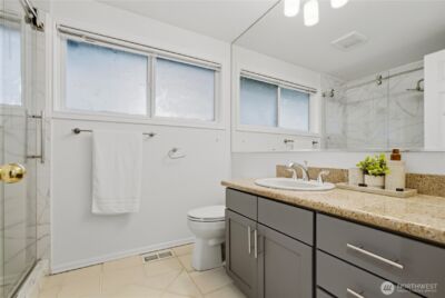 10627 SE 18th St , Bellevue, WA 98004 - Photo 20