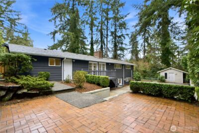 10627 SE 18th St , Bellevue, WA 98004 - Photo 2
