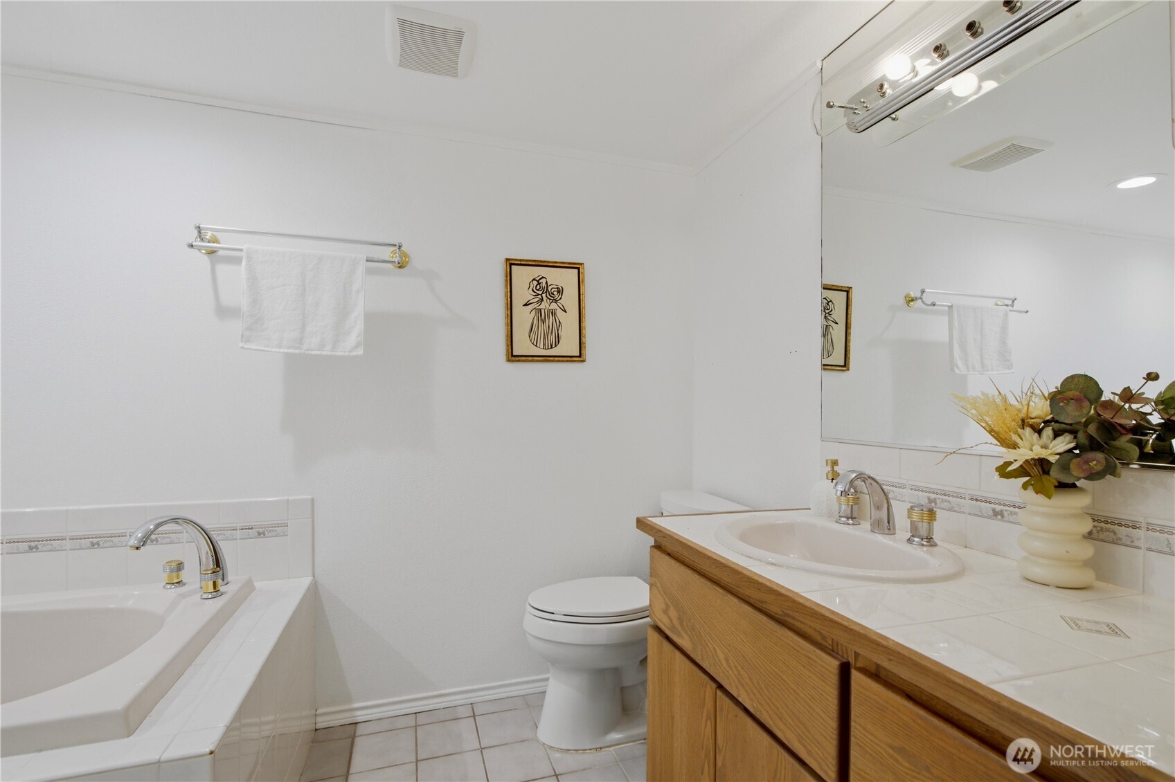 10627 SE 18th St , Bellevue, WA 98004