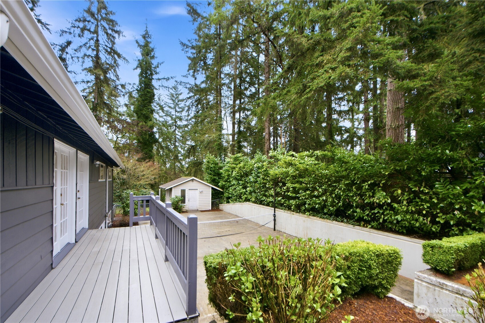 10627 SE 18th St , Bellevue, WA 98004