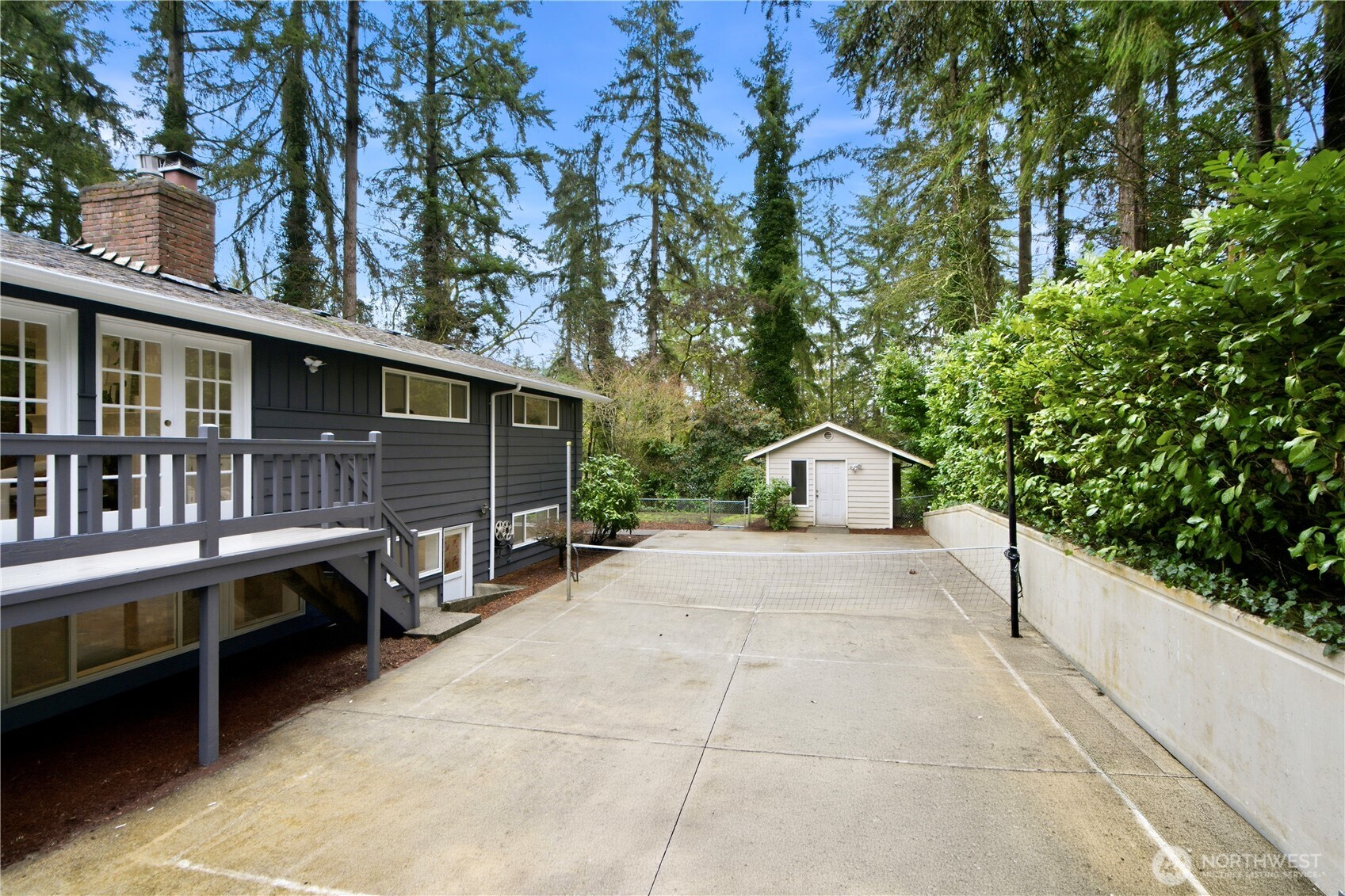 10627 SE 18th St , Bellevue, WA 98004