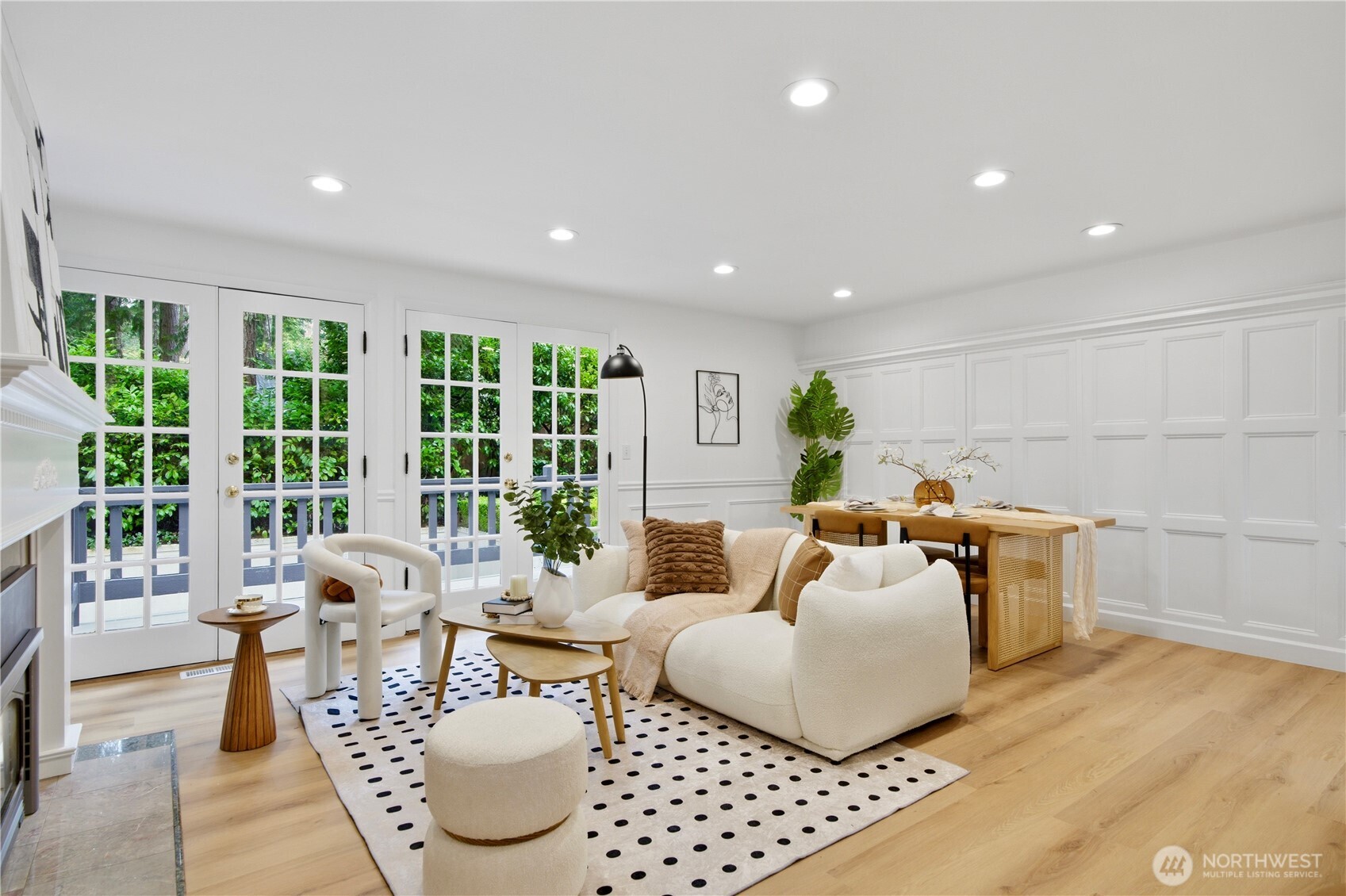 10627 SE 18th St , Bellevue, WA 98004