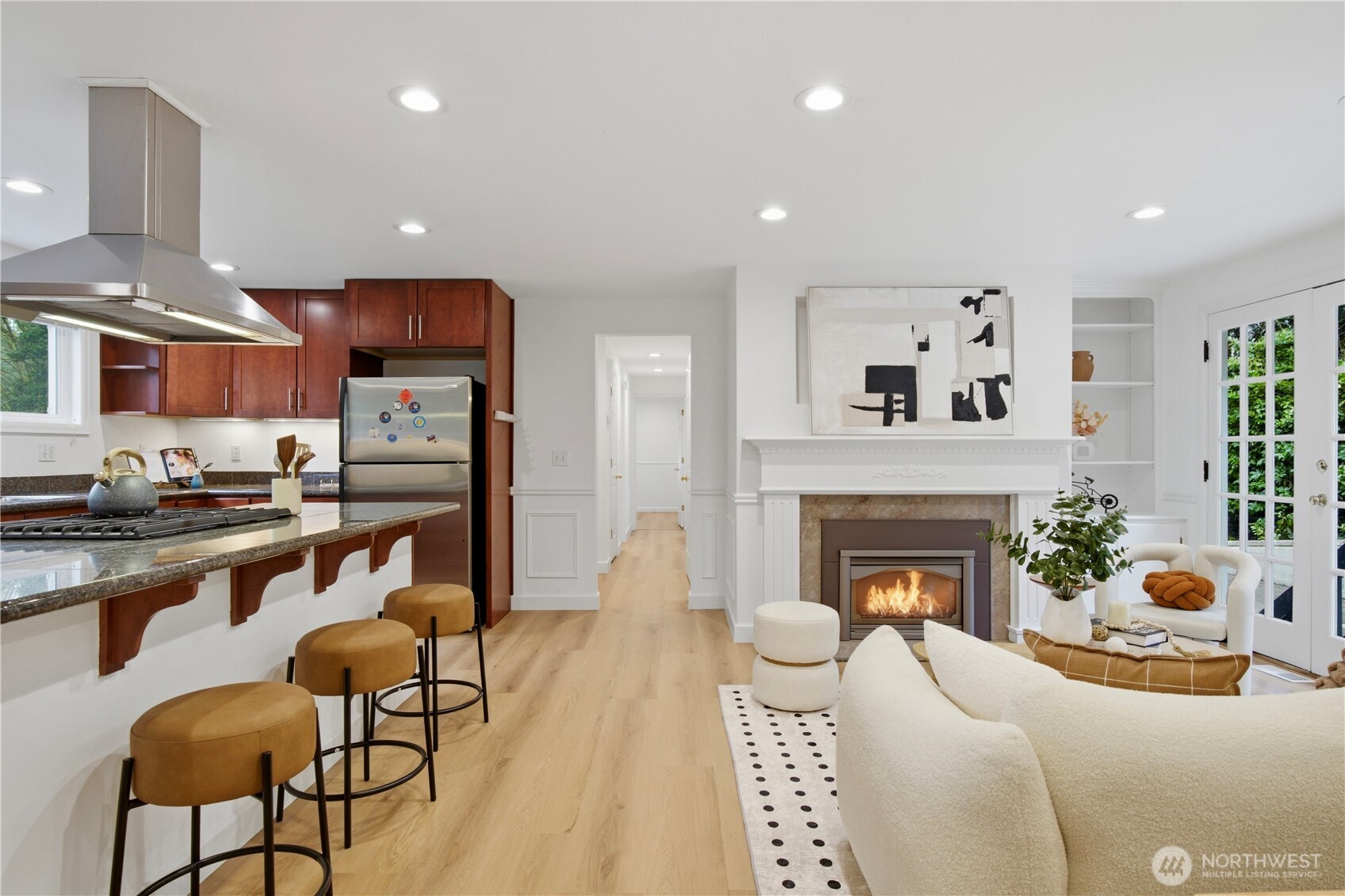 10627 SE 18th St , Bellevue, WA 98004