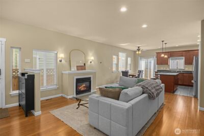 10250 17th Avenue SW, Seattle, WA 98146 - Photo 2