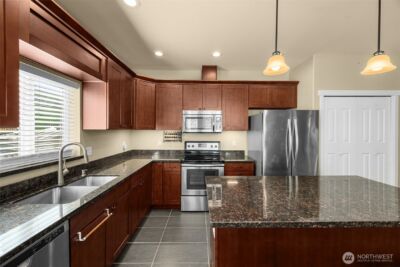 10250 17th Avenue SW, Seattle, WA 98146 - Photo 6