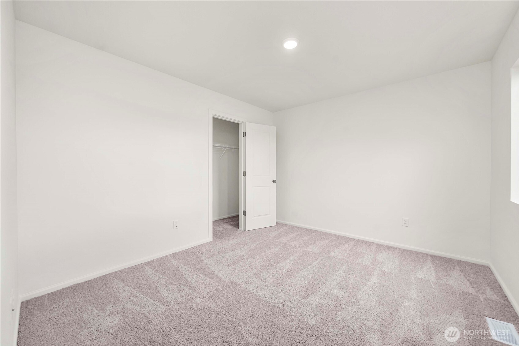 9868 Ferns Loop SE, Yelm, WA 98597