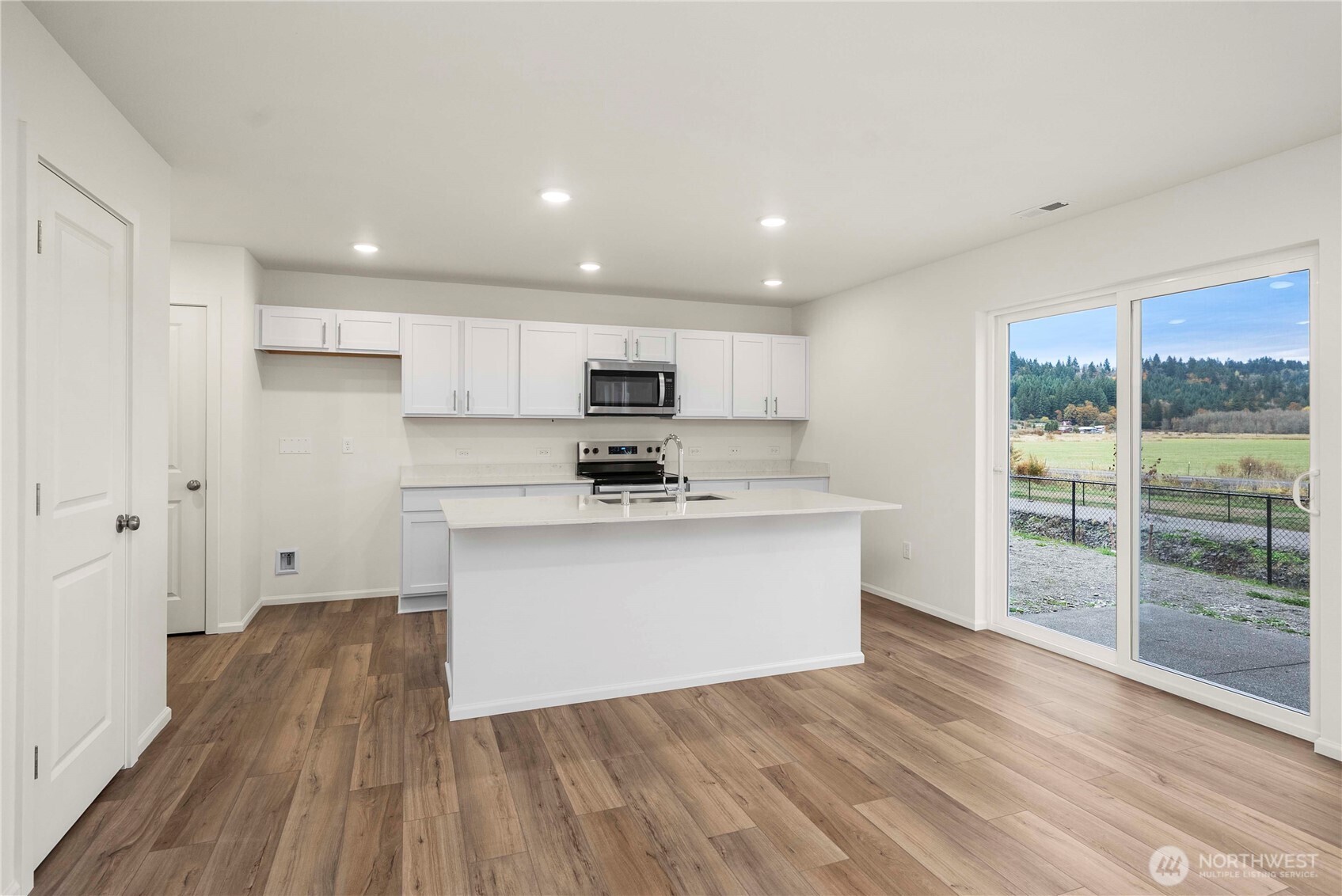 9868 Ferns Loop SE, Yelm, WA 98597