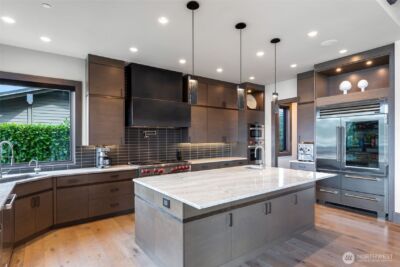 5629 Pleasure Point Lane SE, Bellevue, WA 98006 - Photo 13