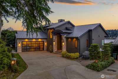 5629 Pleasure Point Lane SE, Bellevue, WA 98006 - Photo 2
