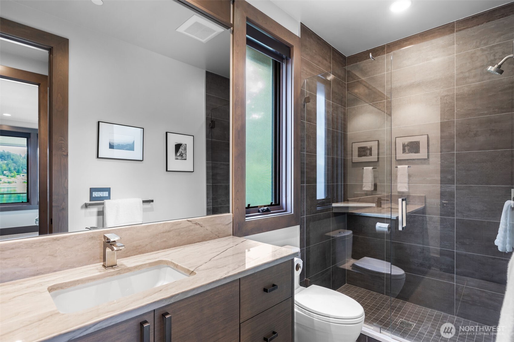 5629 Pleasure Point Lane SE, Bellevue, WA 98006