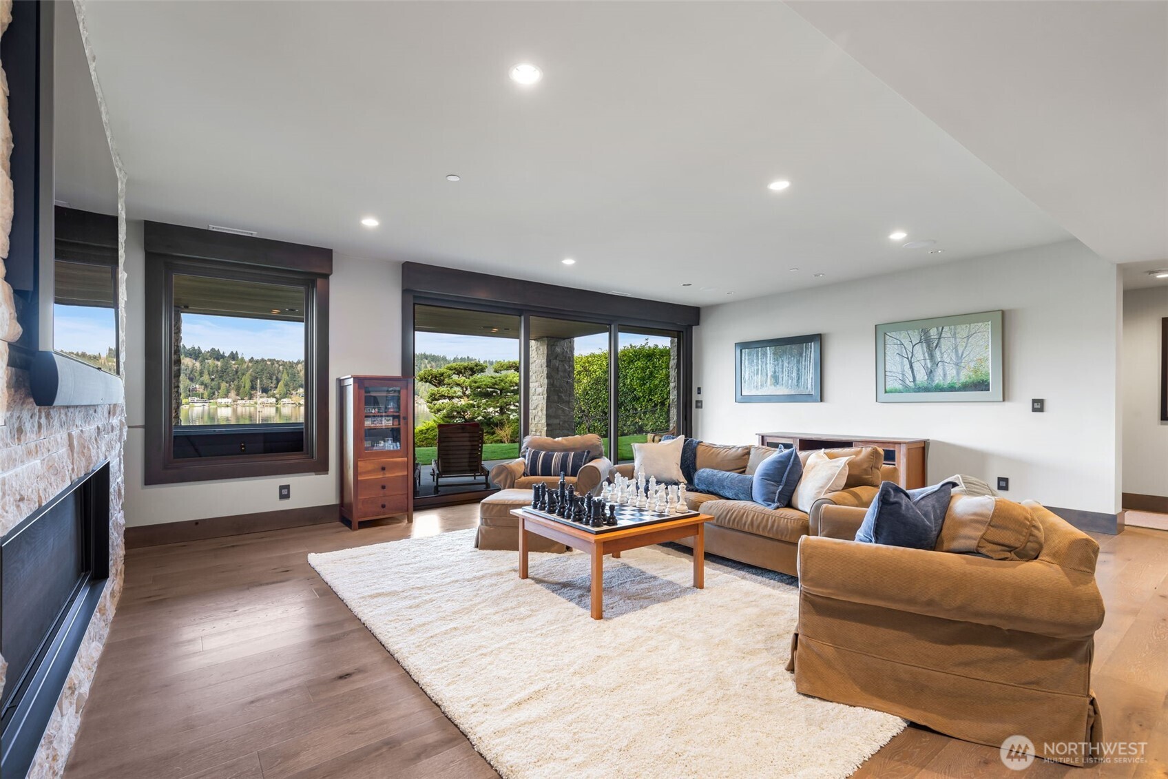 5629 Pleasure Point Lane SE, Bellevue, WA 98006