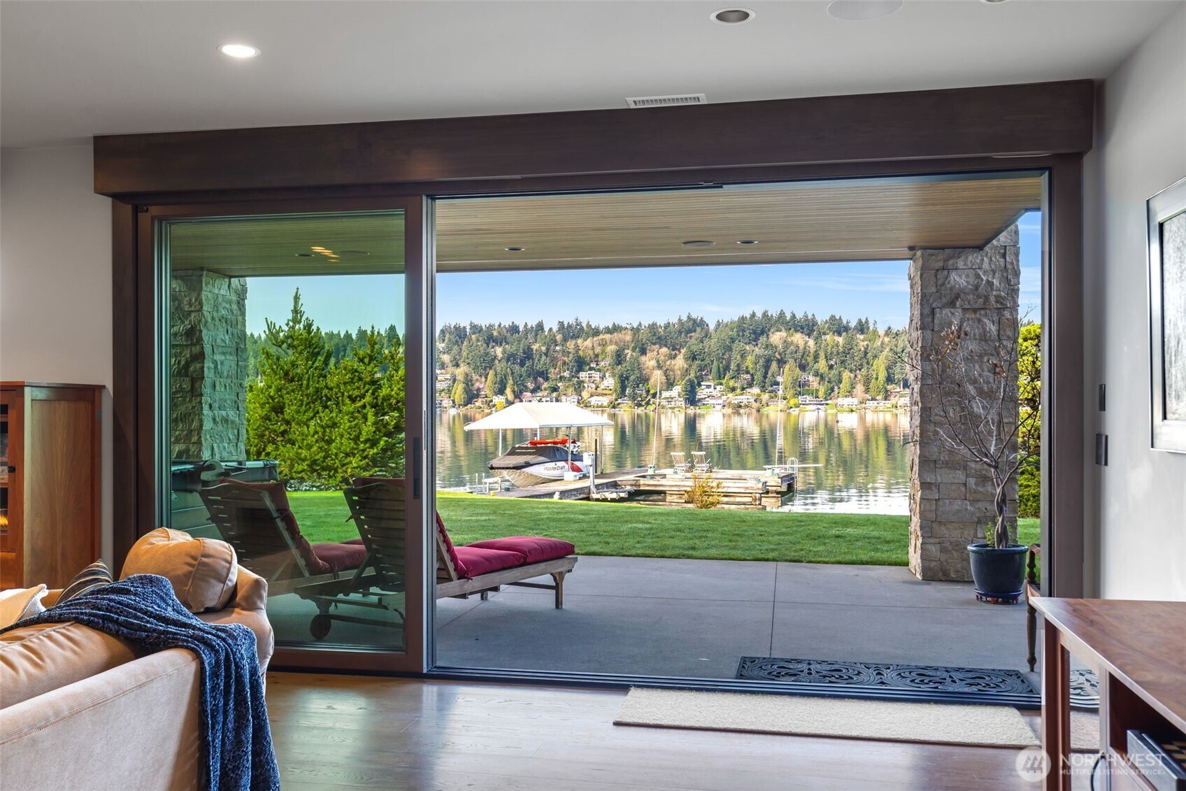 5629 Pleasure Point Lane SE, Bellevue, WA 98006