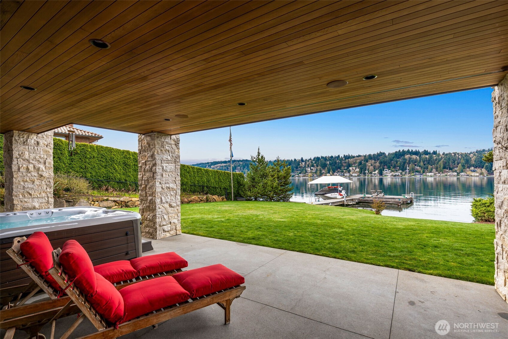 5629 Pleasure Point Lane SE, Bellevue, WA 98006