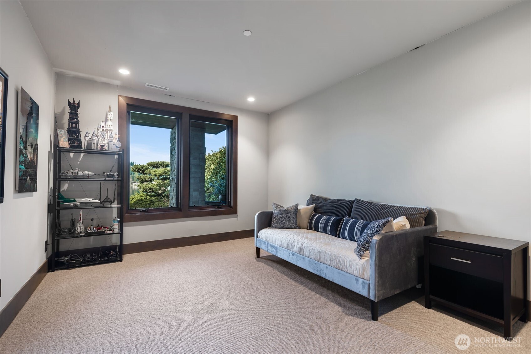 5629 Pleasure Point Lane SE, Bellevue, WA 98006