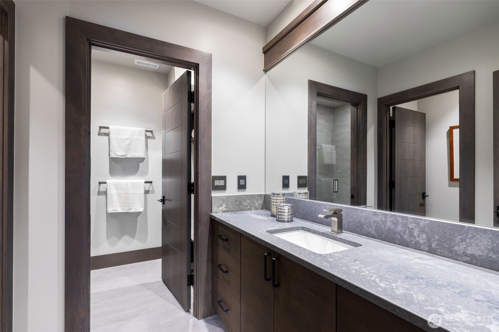 5629 Pleasure Point Lane SE, Bellevue, WA 98006