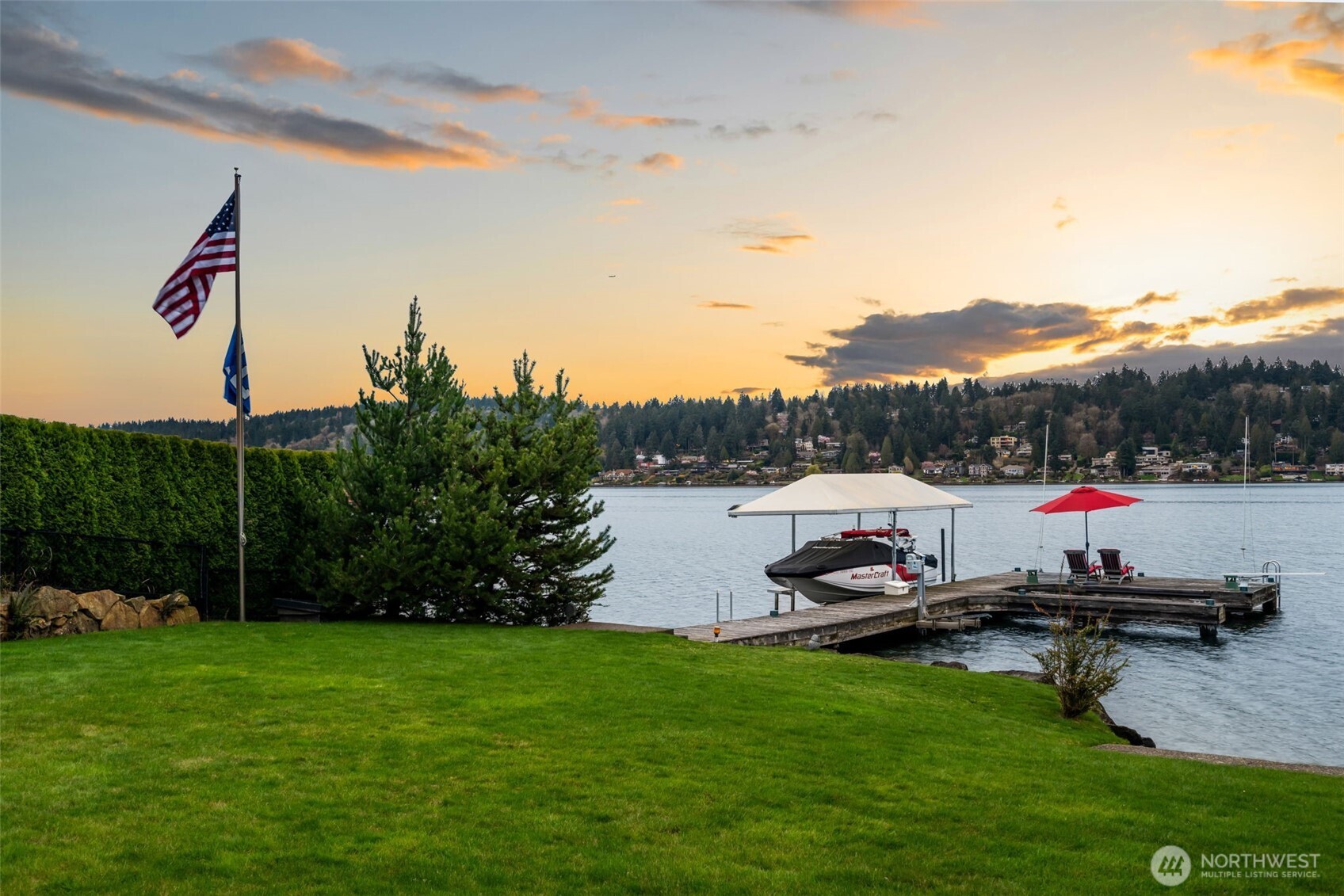 5629 Pleasure Point Lane SE, Bellevue, WA 98006