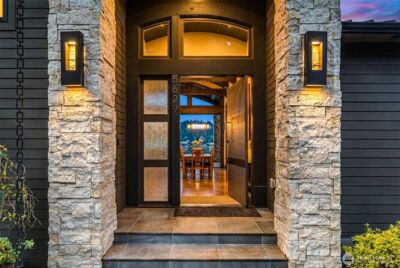 5629 Pleasure Point Lane SE, Bellevue, WA 98006 - Photo 4